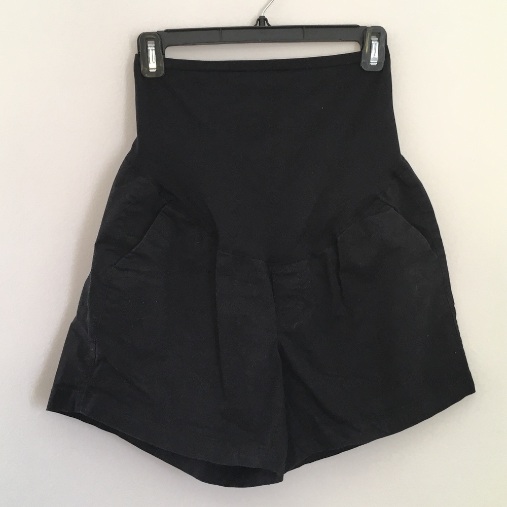 Old Navy Maternity Relaxed Full-Panel Twill Shorts